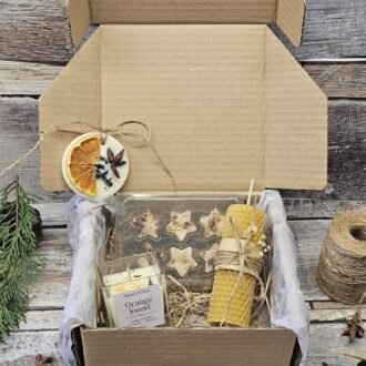 MysticGlow Christmas candle gift box with Orange Sweet candle, wax melts, beeswax candle and botanical wax tablet