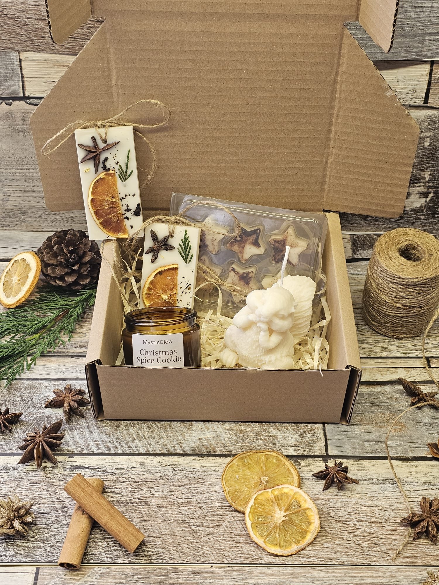 MysticGlow Christmas candle gift set with wax melts, botanical wax tablets and Christmas Spice Cookie jar candle